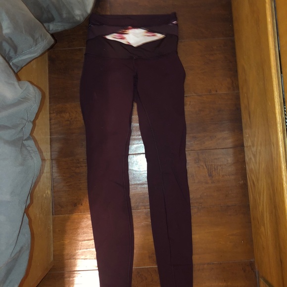 Maroon LULU reversible leggings! - Picture 4 of 4
